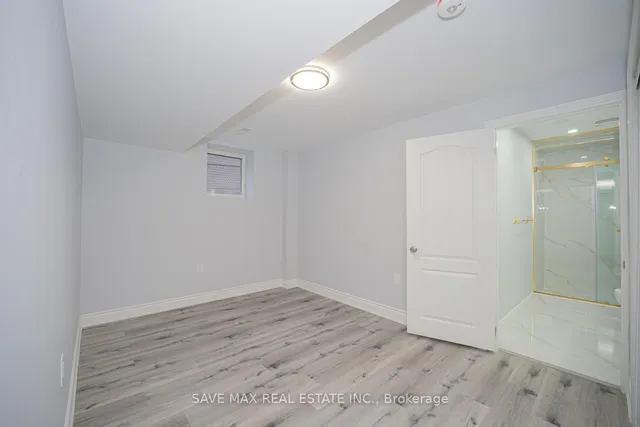 Additional image 35 of 252 Shady Glen Cres