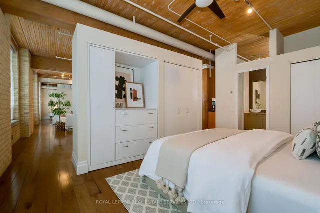 Additional image 16 of 781 King St Unit 406