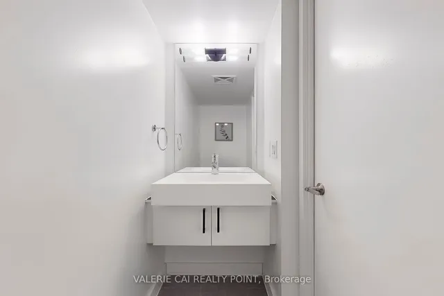 Additional image 19 of 38 Dan Leckie Way Unit 1612