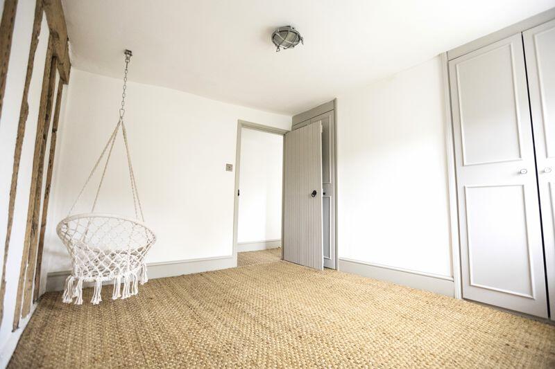 Additional image 8 of Holt