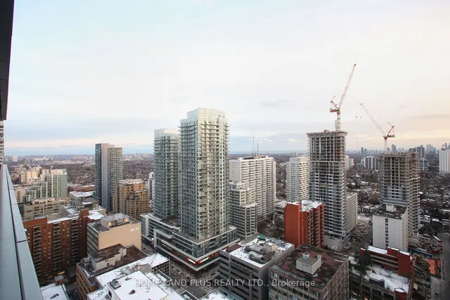 Additional image 26 of 39 Roehampton Ave Unit 2704