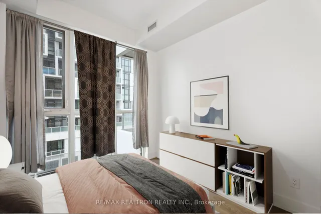 Additional image 25 of 180 Fairview Mall Dr Unit 710