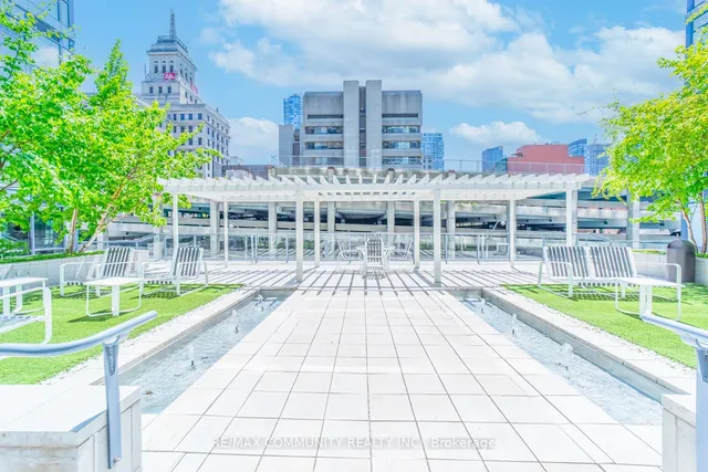 Additional image 31 of 210 Simcoe St Unit 1210