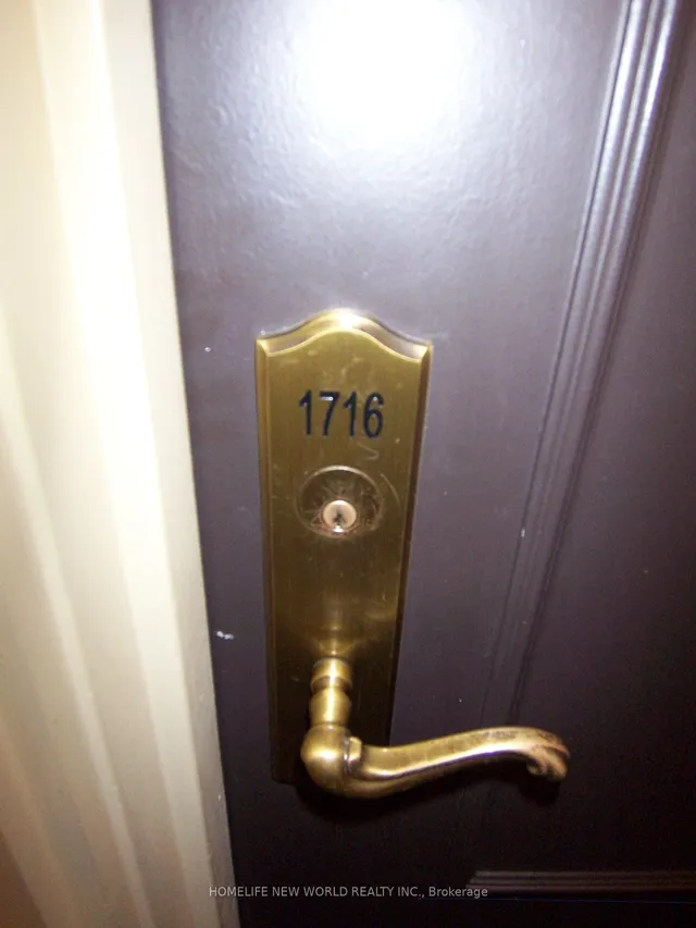 18 Sommerset Way Unit 1716