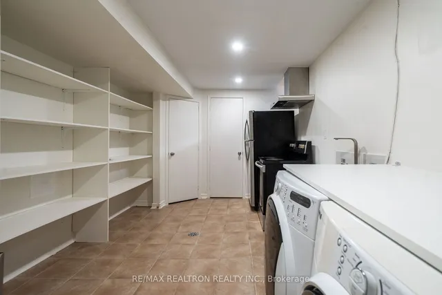 Additional image 33 of 2 Dailing Gate Unit 9