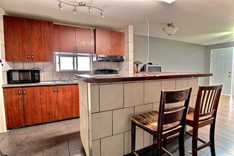 Additional image 4 of 491 Aberdeen Ave