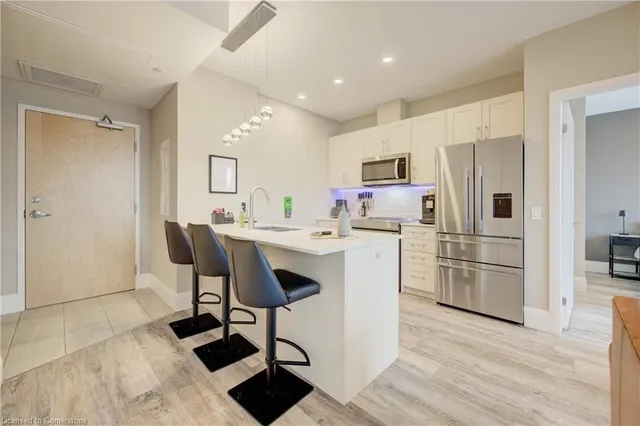 Additional image 12 of 60 Charles Street West, St Unit 604