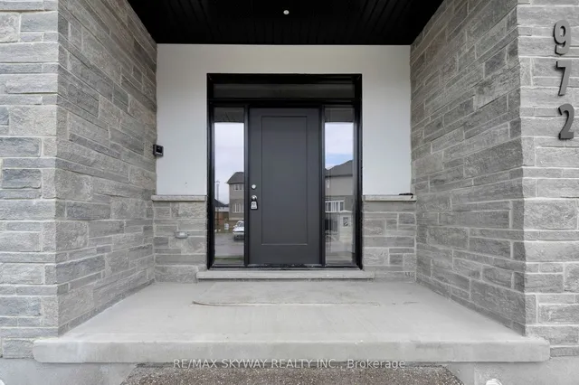 Additional image 4 of 972 Stonecliffe Walk Unit 18