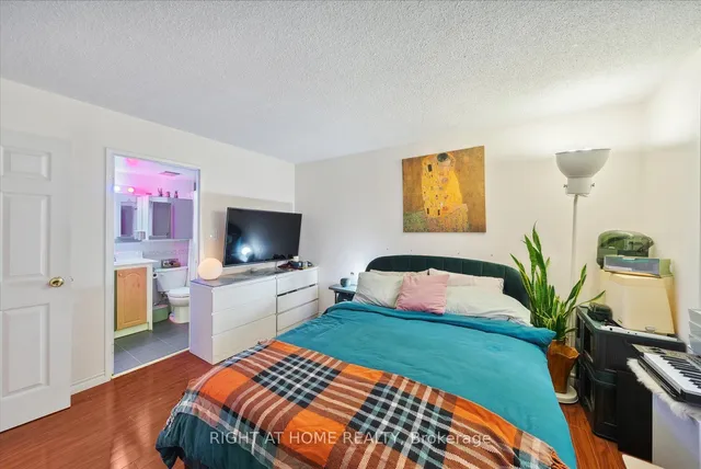 Additional image 25 of 633 Bay St Unit 1407