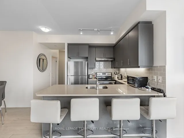 Additional image 24 of 15 Zorra St Unit 607