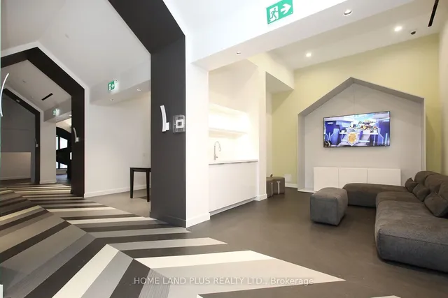 Additional image 30 of 39 Roehampton Ave Unit 2704