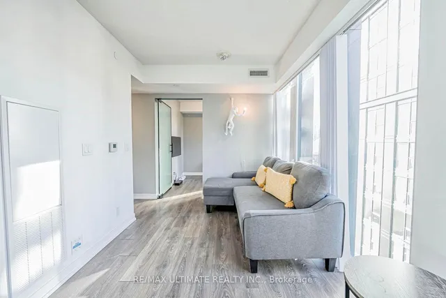 Additional image 21 of 60 Shuter St Unit 1012