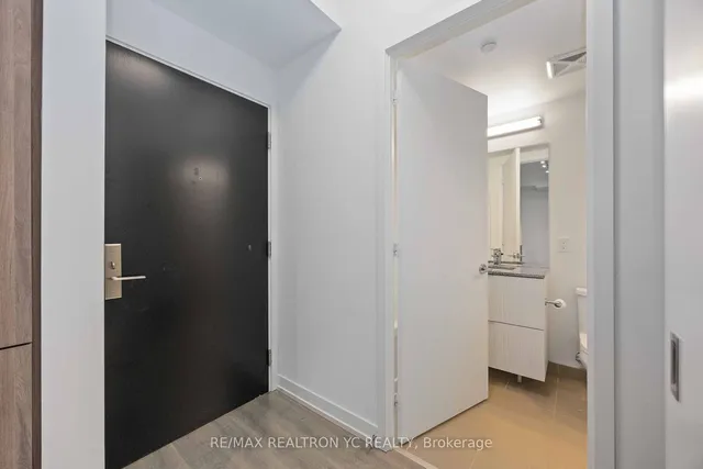 Additional image 21 of 158 Front St Unit 2114