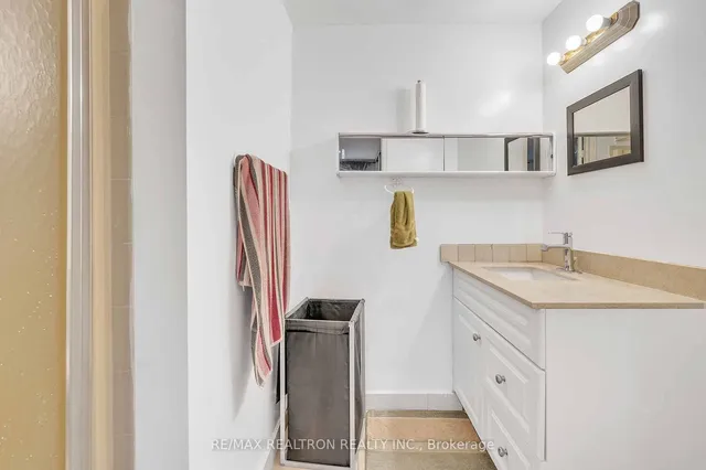 Additional image 23 of 111 Robert Hicks Dr