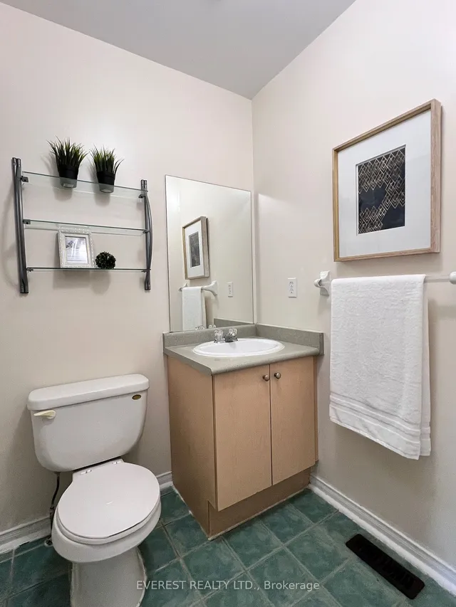 Additional image 19 of 106 Conn Smythe Dr