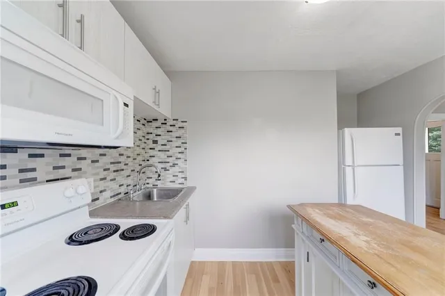 Additional image 21 of 227 FAIRWAY Rd