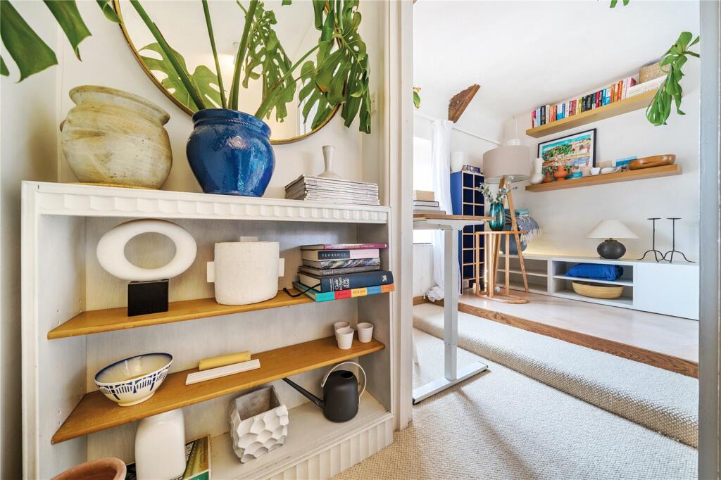 Additional image 4 of St. Thomas Street, Wells, Somerset, BA5