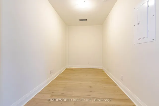 Additional image 19 of 151 Avenue Rd Unit 305