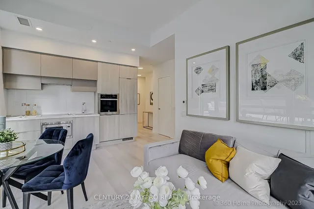 Additional image 4 of 39 Roehampton Ave Unit 505