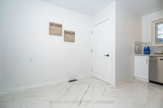 Additional image 13 of 15 Strathavon Dr