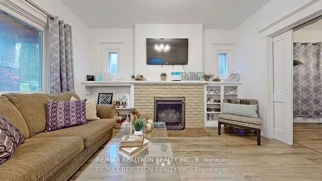 Additional image 6 of 12 Lark St