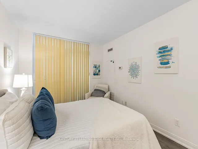 Additional image 17 of 255 Village Green Sq Unit 811