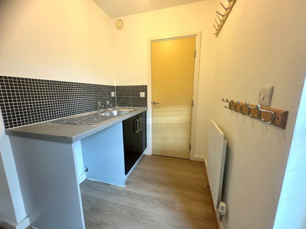 Additional image 5 of Bullmead Parade, Street