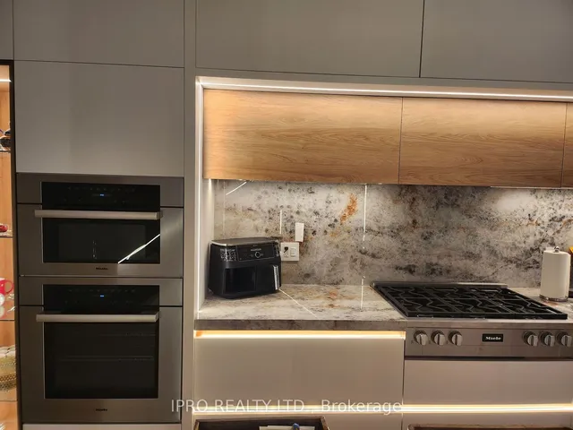 Additional image 37 of 2970B Bayview Ave