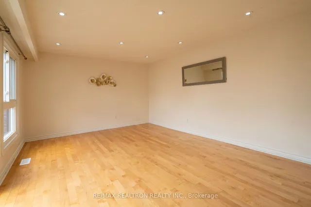 Additional image 8 of 2 Dailing Gate Unit 9