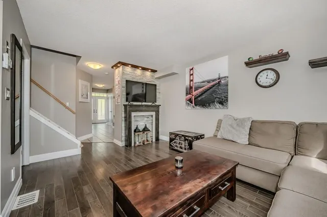 Additional image 8 of 3 REISTVIEW St