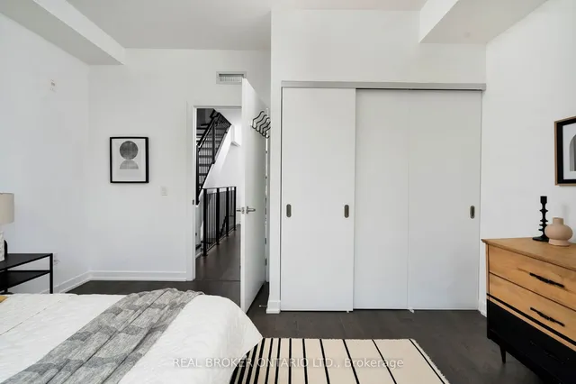 Additional image 23 of 41 Ossington Ave Unit TH1