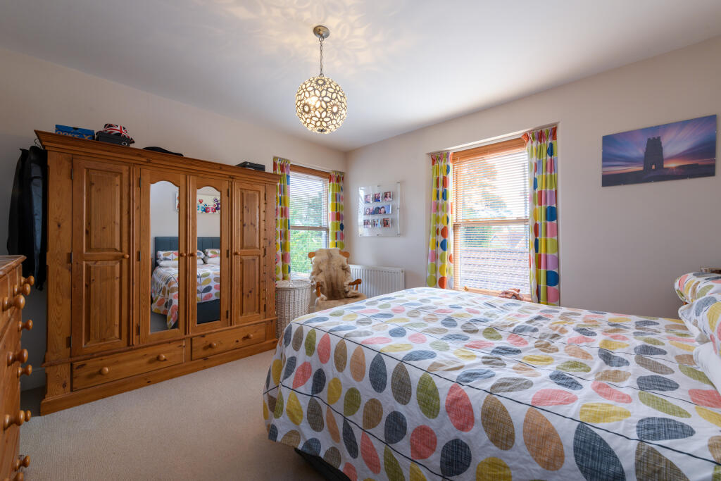 Additional image 15 of Wraxhill Road, Street