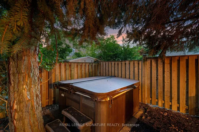 Additional image 40 of 18 Esposito Crt