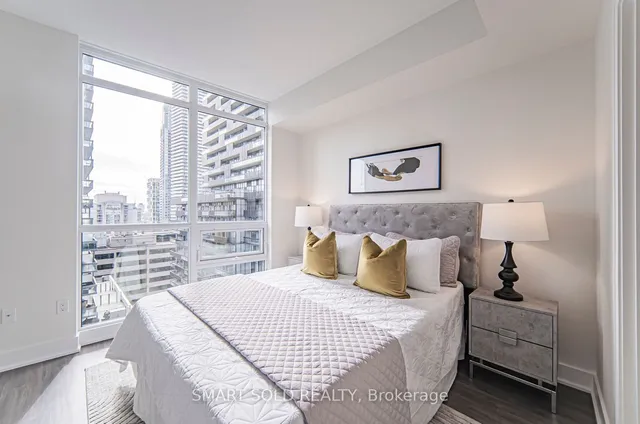 Additional image 19 of 30 Roehampton Ave Unit 1210