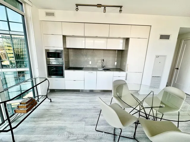 Additional image 7 of 15 Merchants' Wharf Unit 902