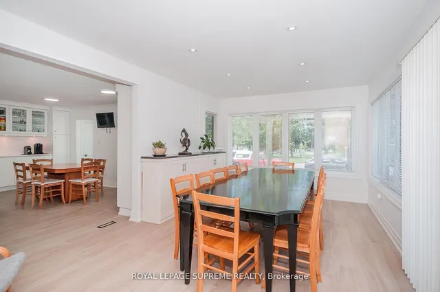 Additional image 24 of 32 Cartwright Ave