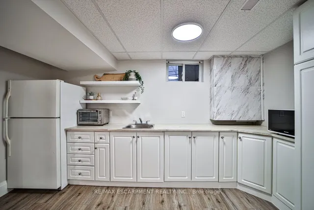 Additional image 28 of 31 Nuffield Dr