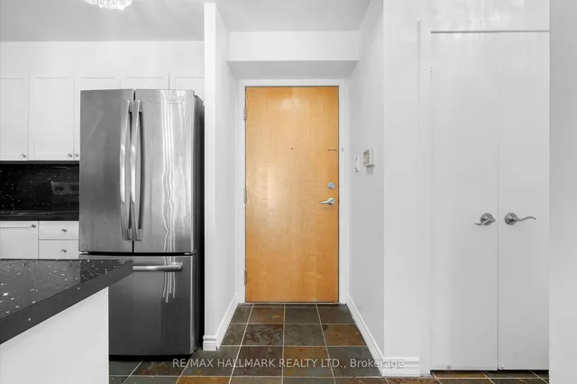 Additional image 5 of 600 Queens Quay Unit 906