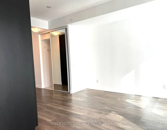 Additional image 3 of 87 Peter St Unit 2512