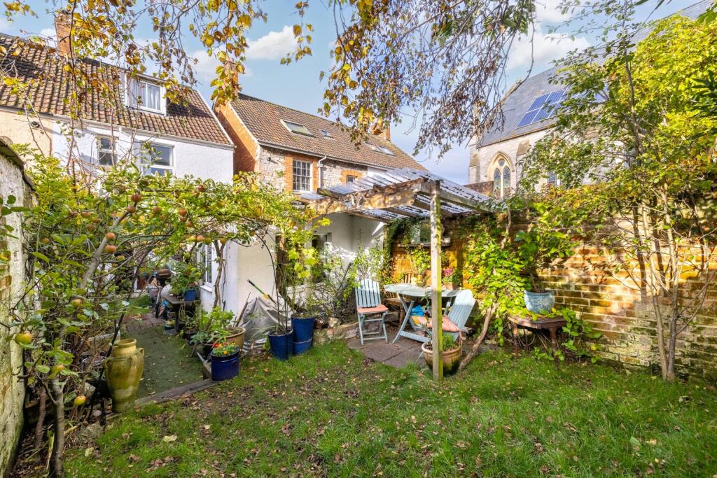 Additional image 23 of Central Glastonbury