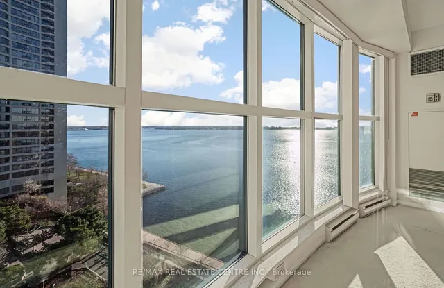 Additional image 20 of 99 Harbour Sq Unit 1702