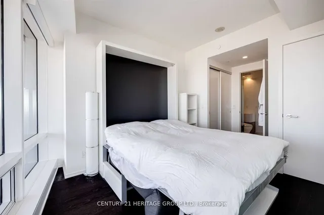 Additional image 22 of 1 Bloor St Unit 6409