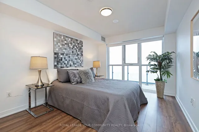 Additional image 31 of 225 Village Green Sq Unit 607