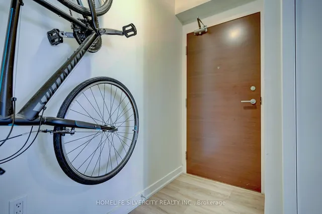 Additional image 4 of 15 Iceboat Terr Unit 641