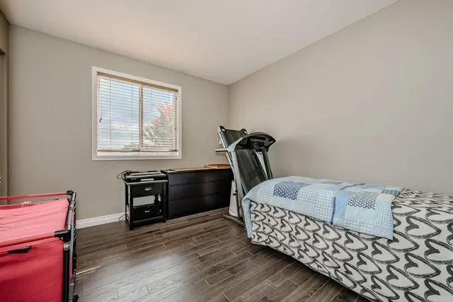 Additional image 30 of 3 REISTVIEW St