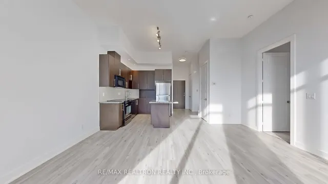 Additional image 20 of 28 Linden St Unit 203