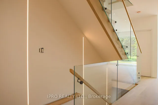 Additional image 4 of 2970B Bayview Ave