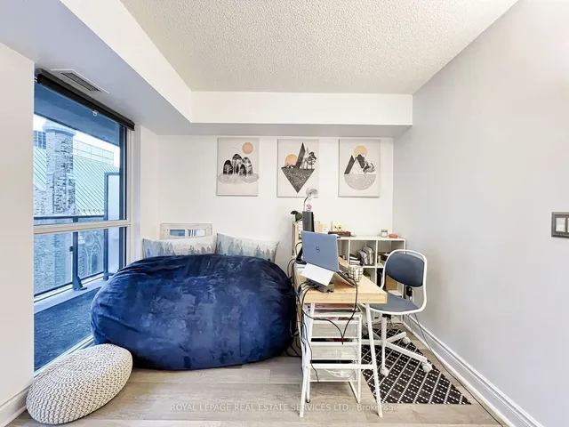 Additional image 27 of 28 Ted Rogers Way Unit 808