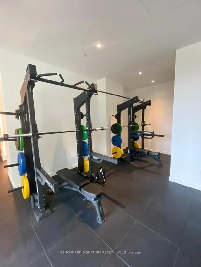 Additional image 16 of 39 Roehampton Ave Unit 710