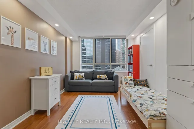 Additional image 11 of 633 Bay St Unit 721
